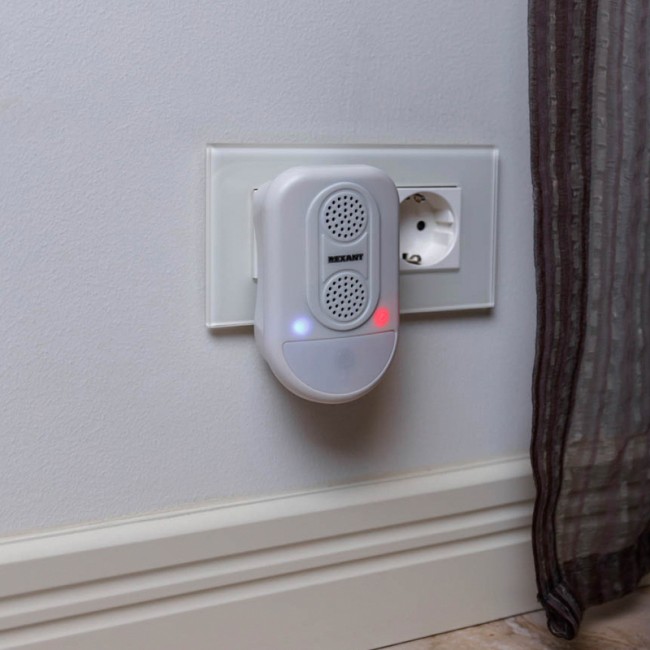 Ультразвуковой отпугиватель вредителей S 90м², с LED-индикатором REXANT Ультразвуковой отпугиватель вредителей S 90м², с LED-индикатором REXANT