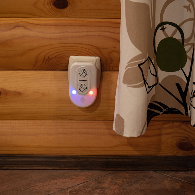 Ультразвуковой отпугиватель вредителей S 90м², с LED-индикатором REXANT Ультразвуковой отпугиватель вредителей S 90м², с LED-индикатором REXANT