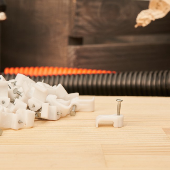 Крепеж кабеля плоский 10 х 4 мм, белый (упак. 50 шт) REXANT Крепеж кабеля плоский 10 х 4 мм, белый (упак. 50 шт) REXANT