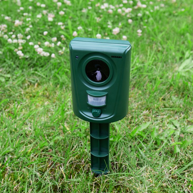 Универсальный ультразвуковой отпугиватель R 15м, 3Вт REXANT Универсальный ультразвуковой отпугиватель R 15м, 3Вт REXANT