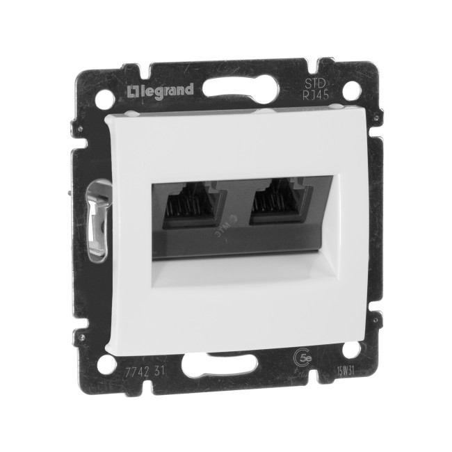 VALENA Розетка компьютерная RJ45х2 UTP белая VALENA Розетка компьютерная RJ45х2 UTP белая