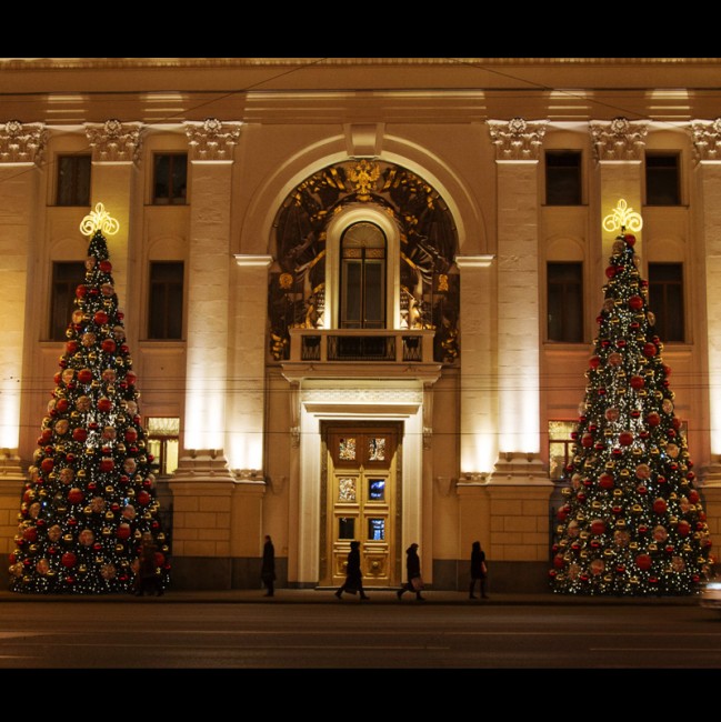 Елочная фигура Шар 15 см, цвет красный глянцевый Елочная фигура Шар 15 см, цвет красный глянцевый