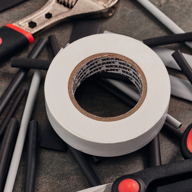 Изолента ПВХ REXANT 19 мм х 25 м, белая, упаковка 5 роликов Изолента ПВХ REXANT 19 мм х 25 м, белая, упаковка 5 роликов