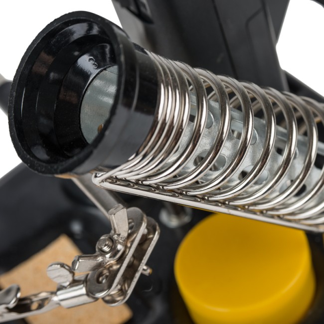 Держатель Третья рука, МАСТЕР, 3 зажима, лупа 90мм (3х), подставка паяльника, стенд припоя, LED подсветка REXANT Держатель Третья рука, МАСТЕР, 3 зажима, лупа 90мм (3х), подставка паяльника, стенд припоя, LED подсветка REXANT