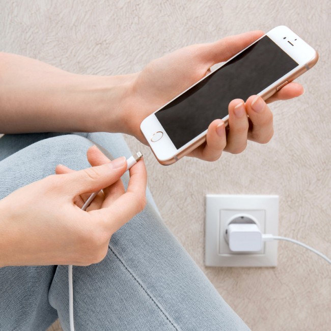 Кабель для iPhone 5/6/7 моделей  с 2-сторонним разъемом USB 1 м белый REXANT