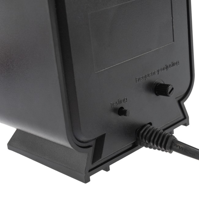 Отпугиватель вредителей с изменяемой частотой излучения, R 60м, 220В REXANT Отпугиватель вредителей с изменяемой частотой излучения, R 60м, 220В REXANT