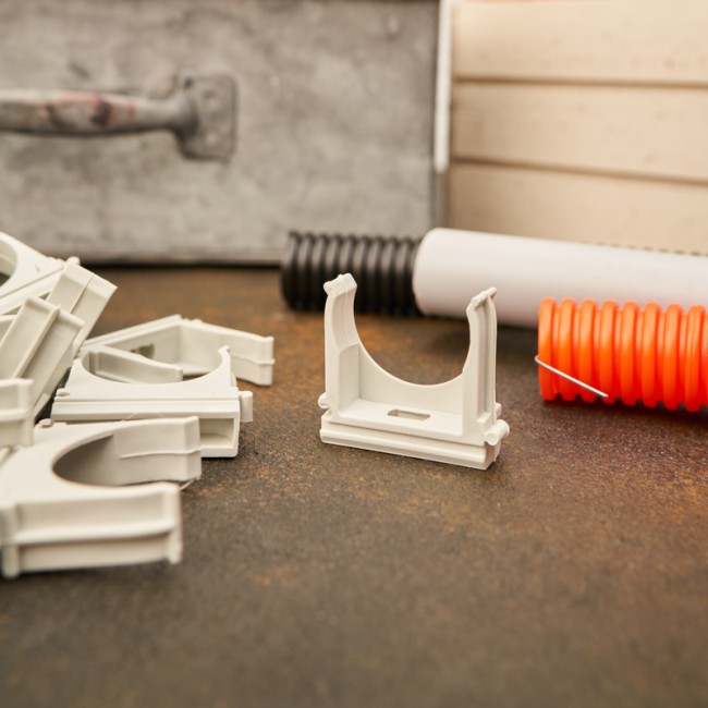 Крепеж-клипса для трубы ø 32 мм серая (10 шт./уп.) REXANT Крепеж-клипса для трубы ø 32 мм серая (10 шт./уп.) REXANT