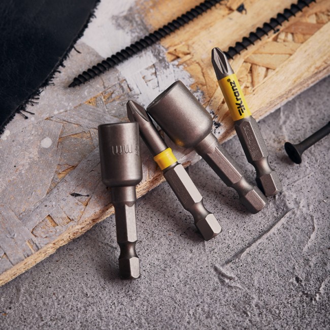 Набор насадок на шуруповерт PH2, PZ2 с магнитным держателем 50 мм, головка 8 мм, 10 мм Kranz Набор насадок на шуруповерт PH2, PZ2 с магнитным держателем 50 мм, головка 8 мм, 10 мм Kranz