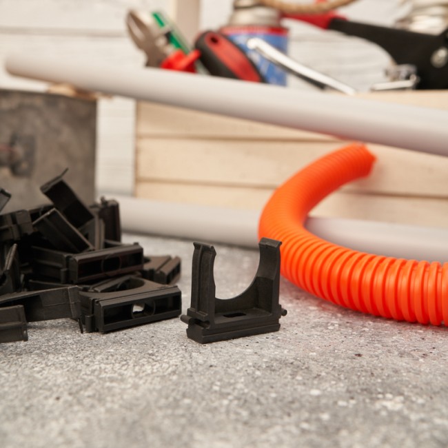 Крепеж-клипса для трубы ø 32 мм черная (10 шт./уп.) REXANT Крепеж-клипса для трубы ø 32 мм черная (10 шт./уп.) REXANT