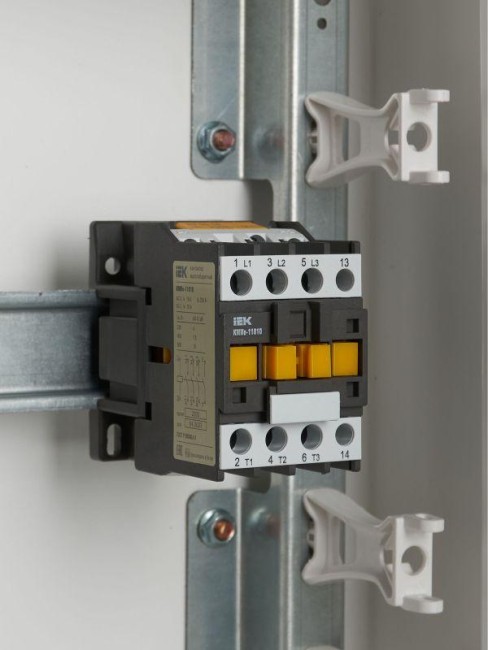 Контактор КМИе-11810 18А 230В/АС3 1НО GENERICA KKME11-018-230-10