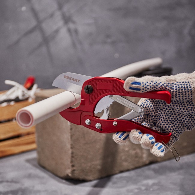 Труборез для пластиковых труб 42 мм REXANT RA-65Mn Труборез для пластиковых труб 42 мм REXANT RA-65Mn