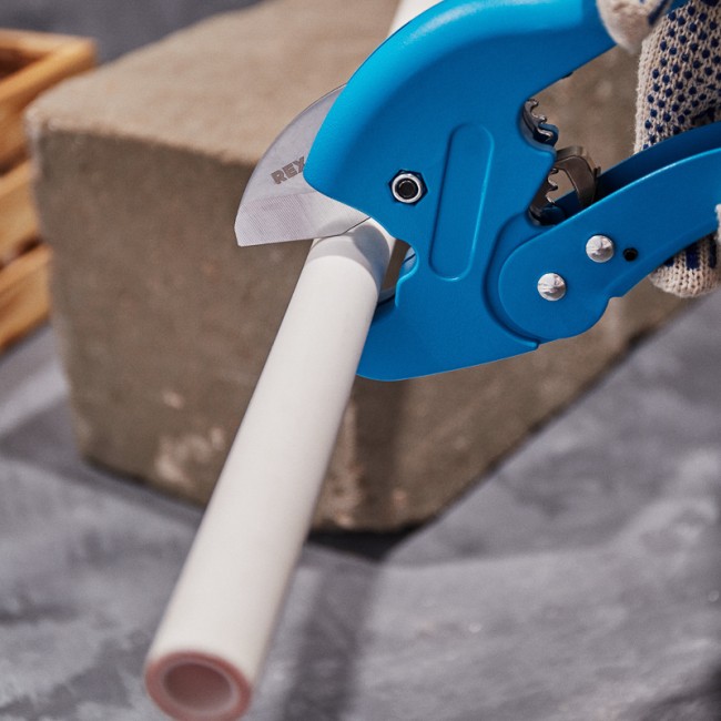 Труборез для пластиковых труб 42 мм REXANT RSA-SK5 Труборез для пластиковых труб 42 мм REXANT RSA-SK5