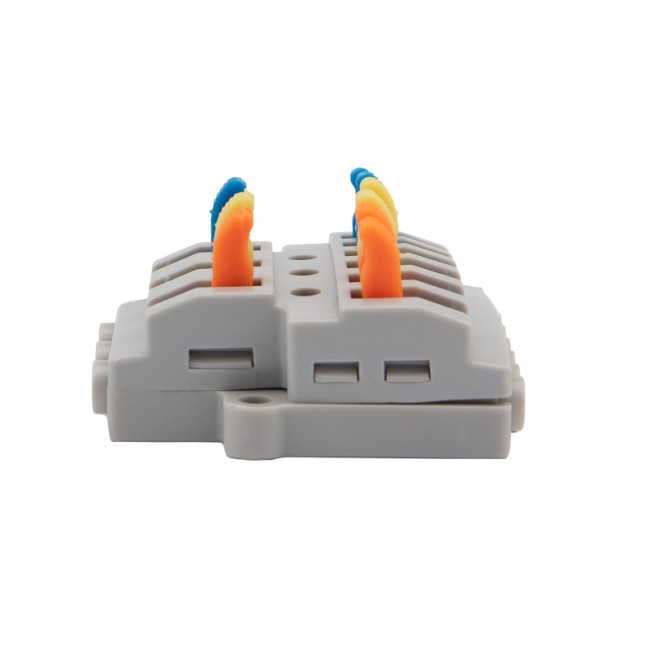 Клемма СМК 3х2 проходная разветвительная 3 полюса, с монтажной площадкой (1 ввод, 2 вывода на полюс) (50 шт./уп.) REXANT Клемма СМК 3х2 проходная разветвительная 3 полюса, с монтажной площадкой (1 ввод, 2 вывода на полюс) (50 шт./уп.) REXANT